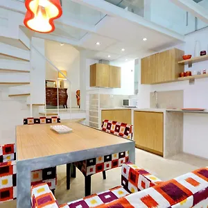 Apartment Design Loft Campo Dei Fiori, Rom